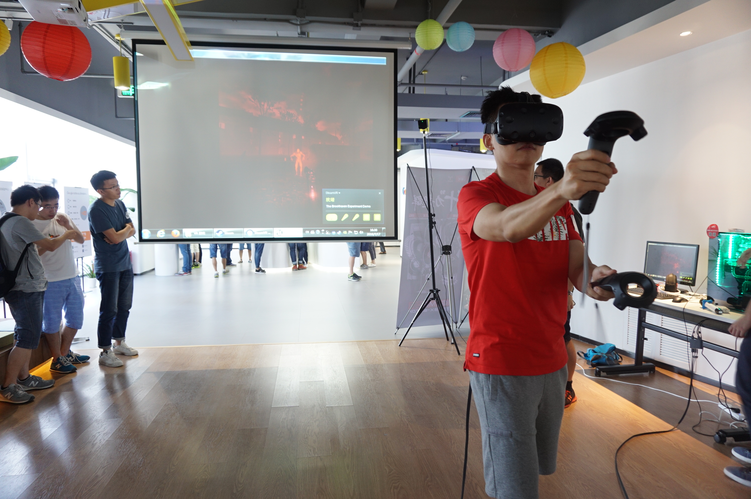 VR体验2.JPG