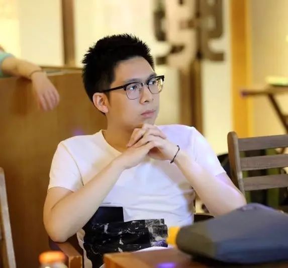 胡定宇.jpg